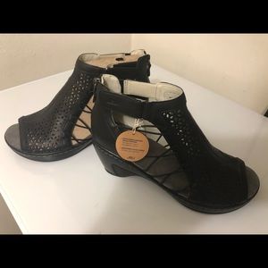 JBU women’s open toe booties